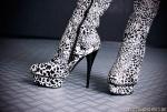 Biggi Bardot &ndash; Bildserie 4 &ndash; Füße und Schuhe in HD bei FeetandShoes.de