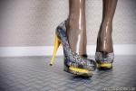 MissMelena &ndash; Bildserie 2 &ndash; Füße und Schuhe in HD bei FeetandShoes.de