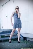 Cassandra &ndash; Bildserie 2 &ndash; Füße und Schuhe in HD bei FeetandShoes.de